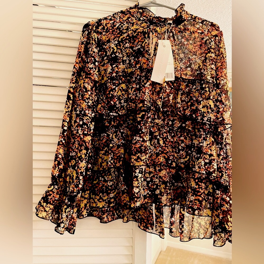 New with tags Addyson Parker frilly Women’s blouse